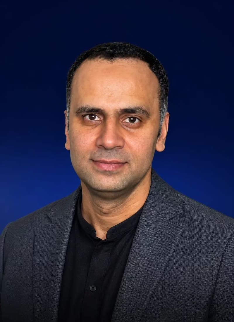 Kamran Ishaq FCCA, founder and director of StaffLink Solutions